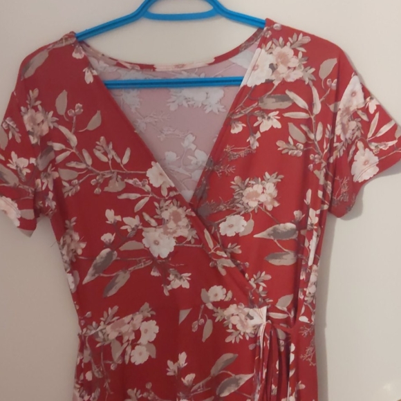 Red wrap around dress - Picture 2 of 3